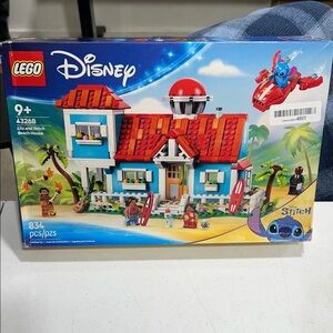 LEGO 43268 Disney Tropical Beach House Set with Red Roof - New with Dented Box